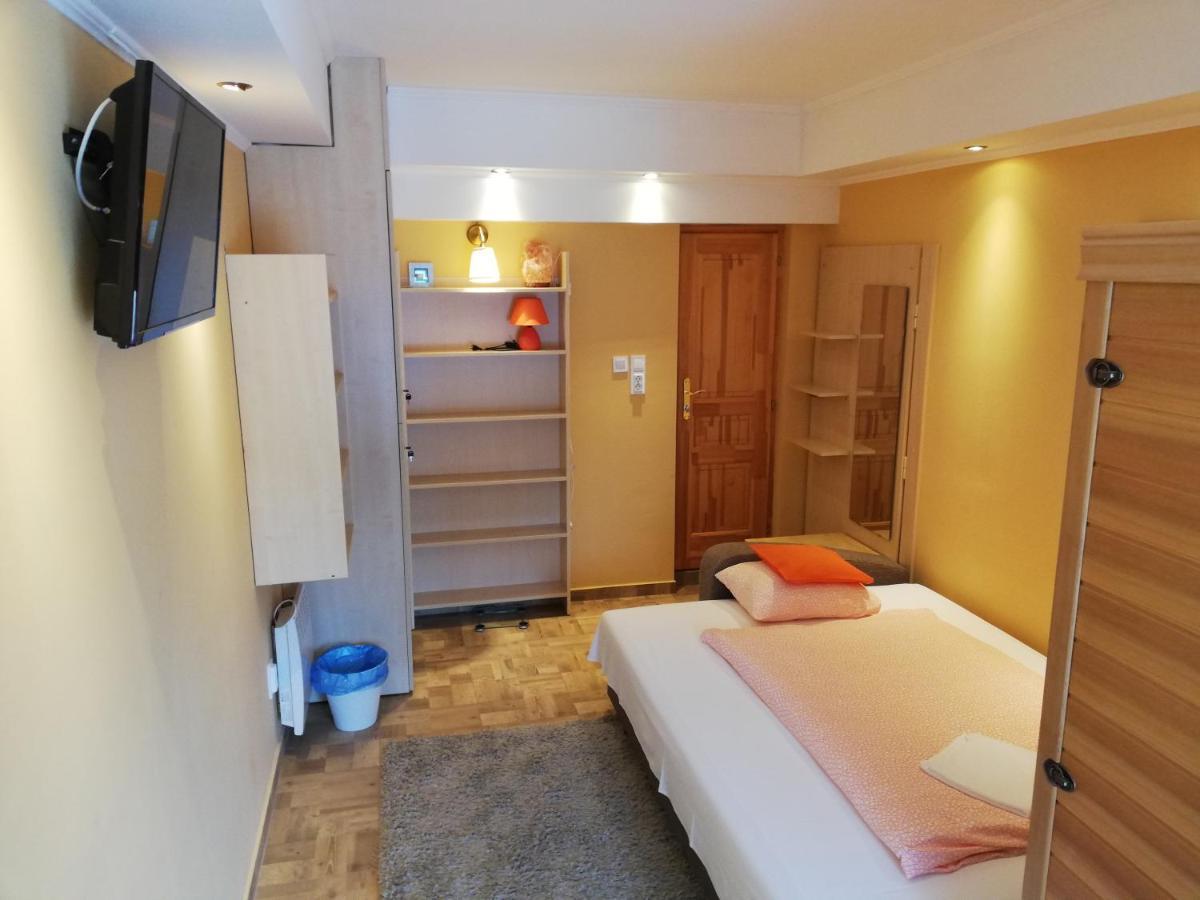 Lotuszvirag Vendeghaz Hotel เซคซาร์ด ภายนอก รูปภาพ