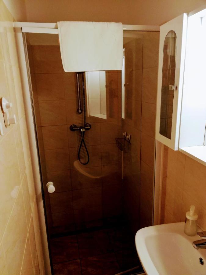 Lotuszvirag Vendeghaz Hotel เซคซาร์ด ภายนอก รูปภาพ